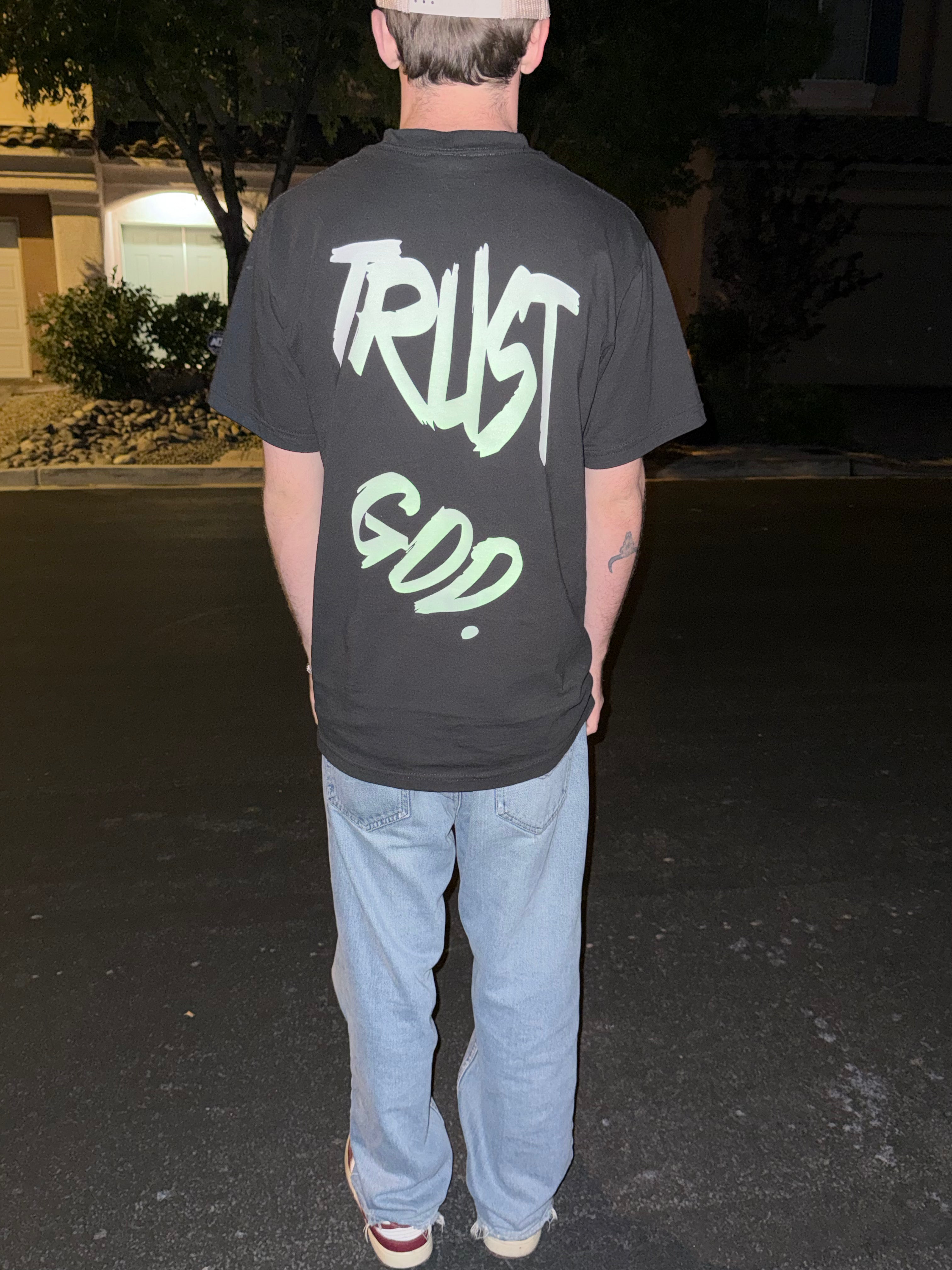 TRUST GOD HEAVYWEIGHT TEE